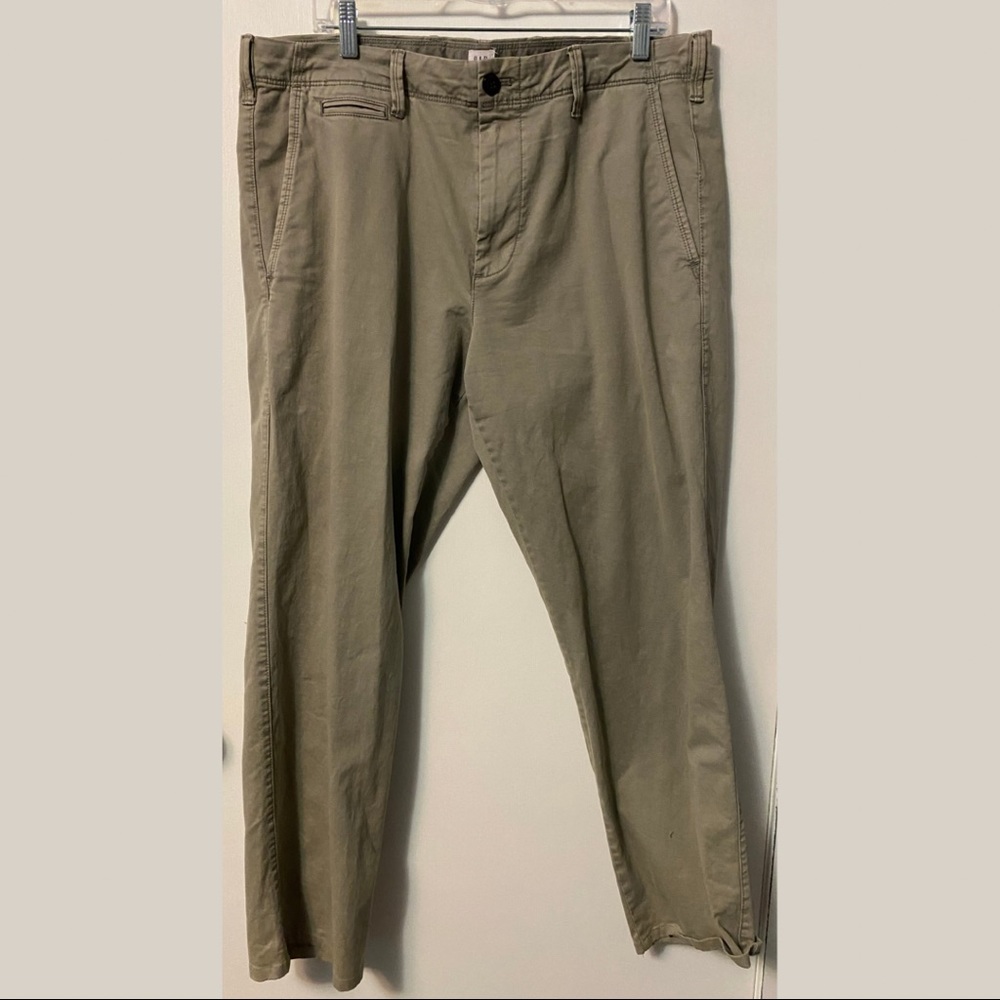 GAP Size 36x34 Straight Leg Pants